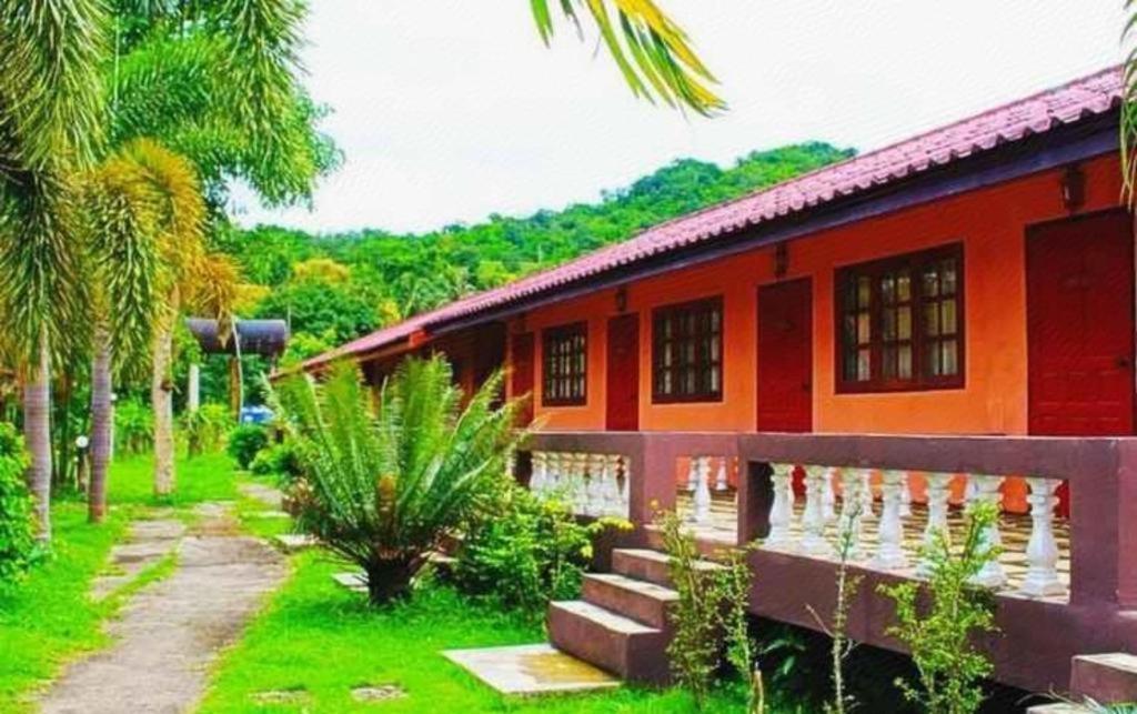 อุ้มผางบุรี รีสอร์ต Hotel ภายนอก รูปภาพ