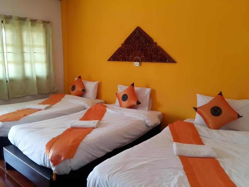 อุ้มผางบุรี รีสอร์ต Hotel ภายนอก รูปภาพ