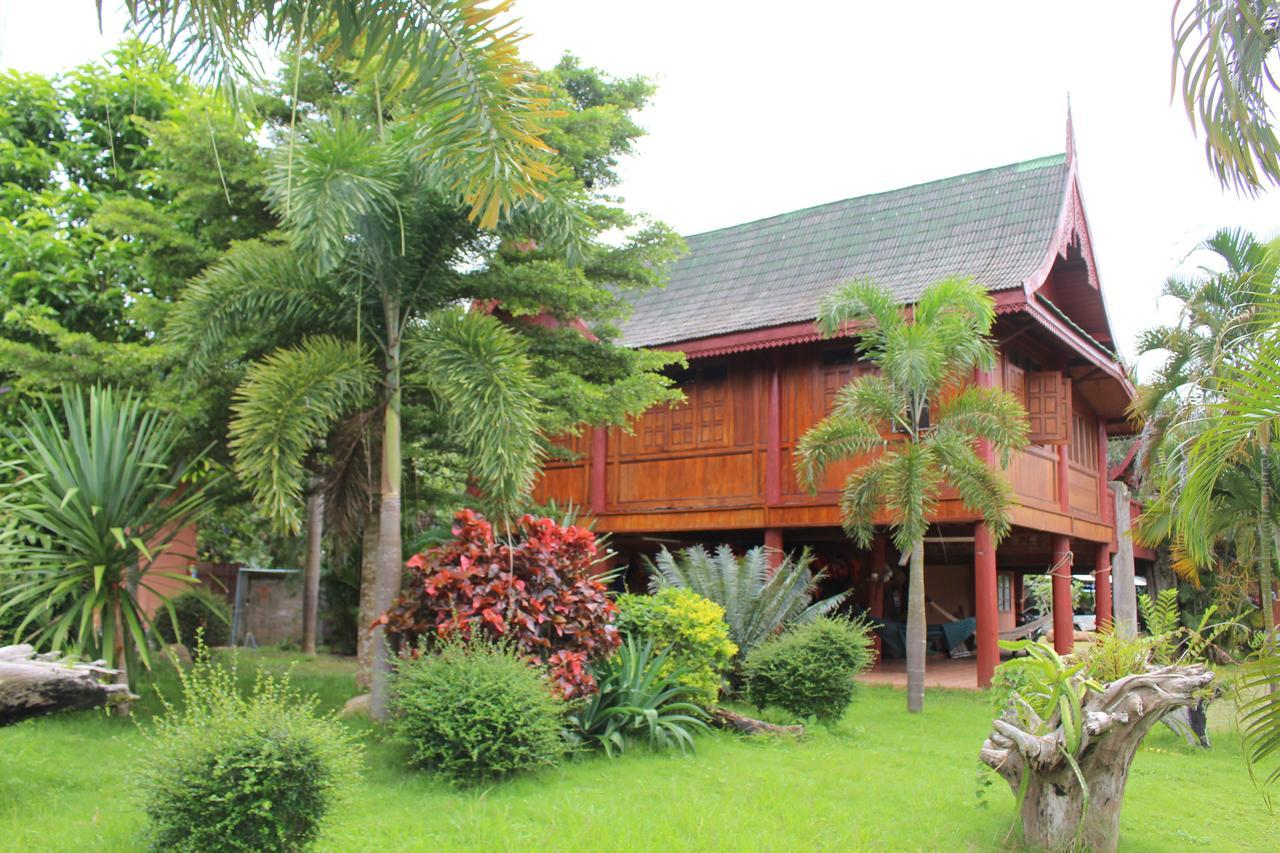 อุ้มผางบุรี รีสอร์ต Hotel ภายนอก รูปภาพ