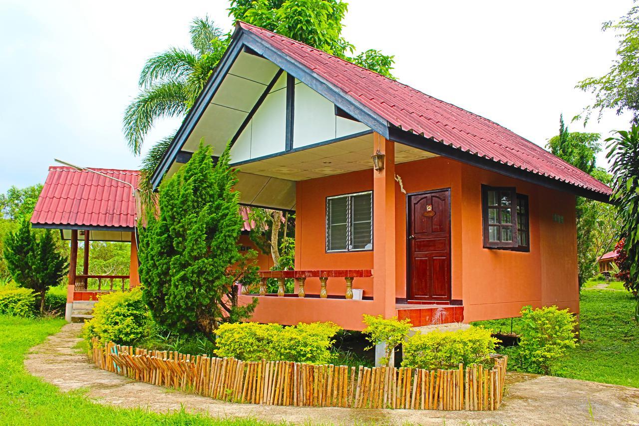 อุ้มผางบุรี รีสอร์ต Hotel ภายนอก รูปภาพ