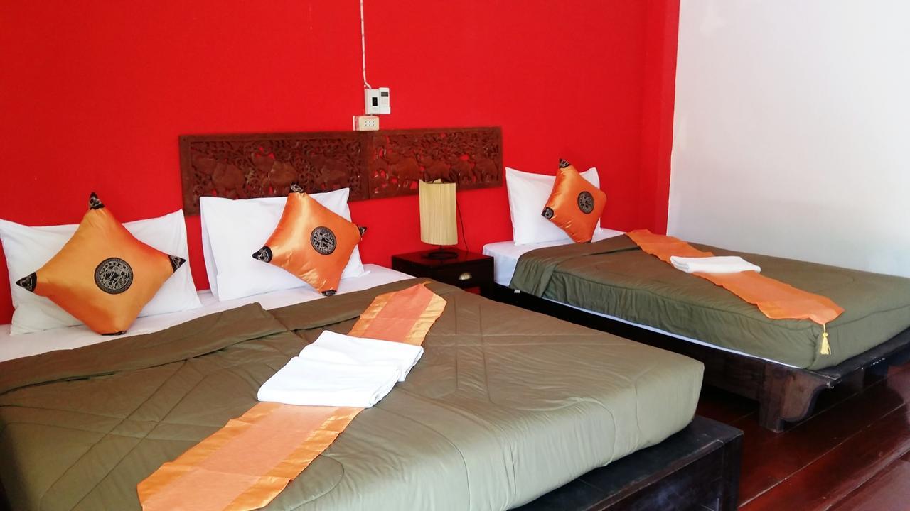 อุ้มผางบุรี รีสอร์ต Hotel ภายนอก รูปภาพ